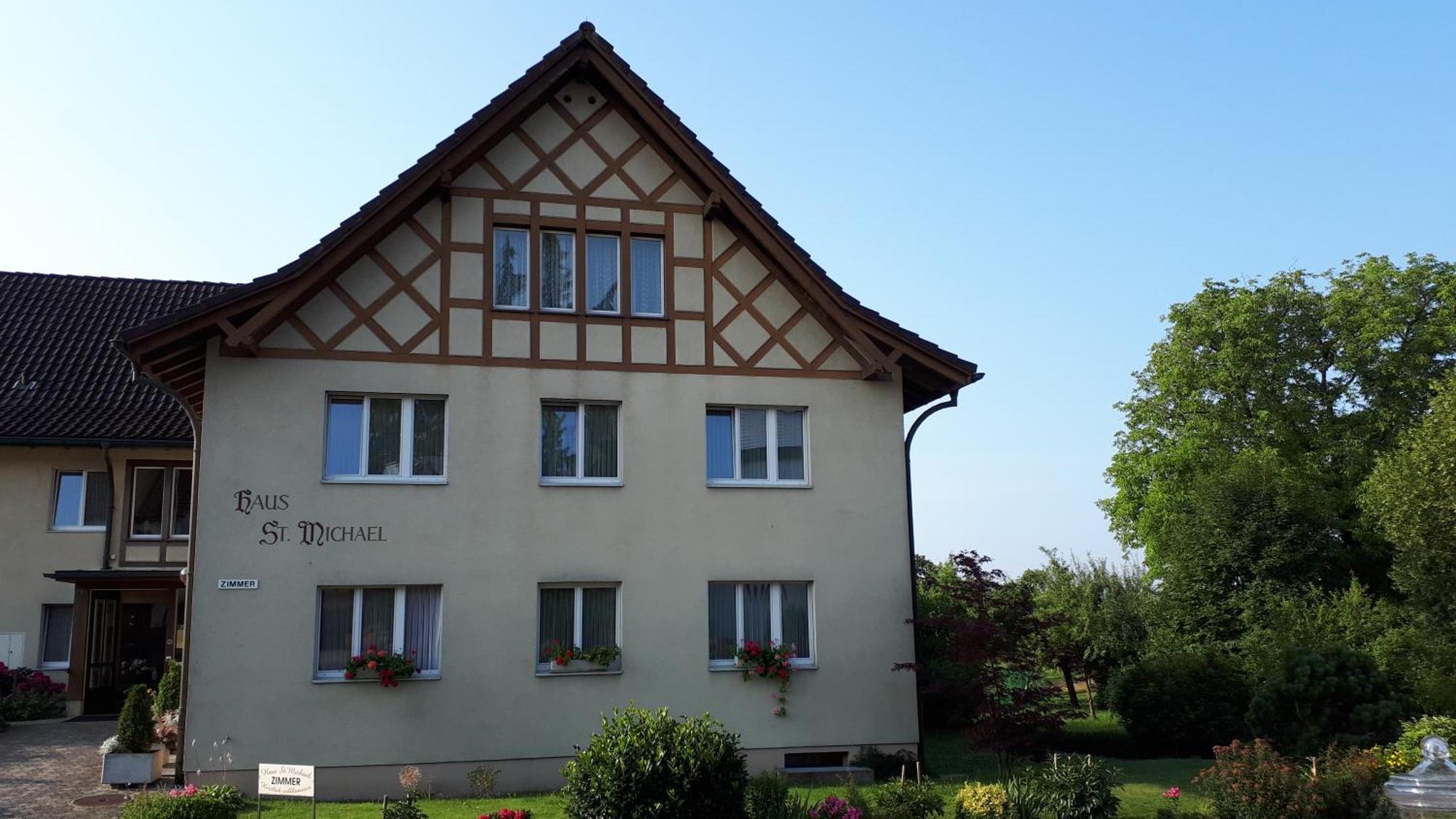 Hotel Haus St.Michael Dozwil Exterior foto